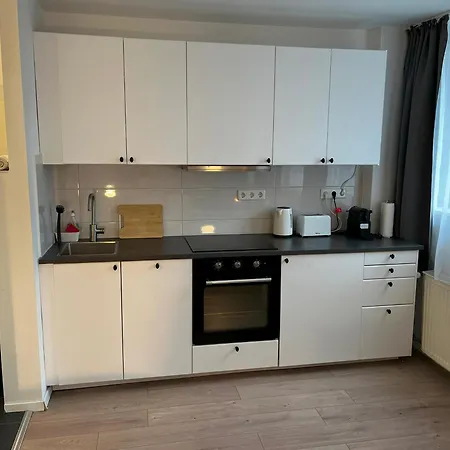 Apartment Stylish In Friesenplatz, Heart Of