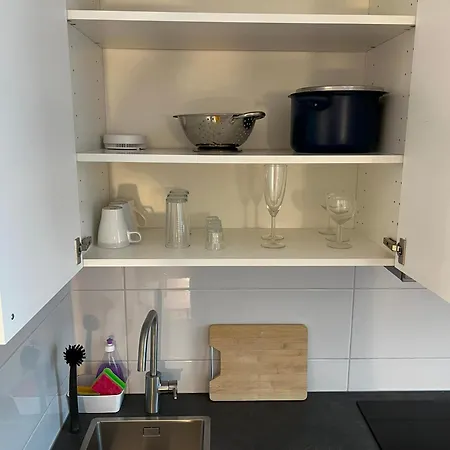 Apartment Stylish In Friesenplatz, Heart Of