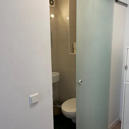 Apartment Stylish In Friesenplatz, Heart Of