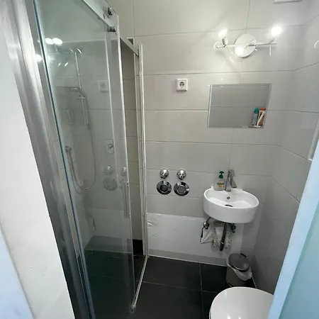 Stylish In Friesenplatz, Heart Of Apartamento *